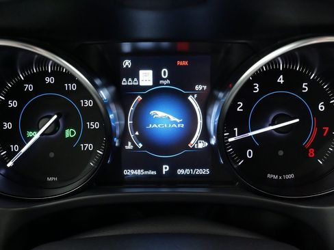 Used 2020 Jaguar F-PACE Premium image 45