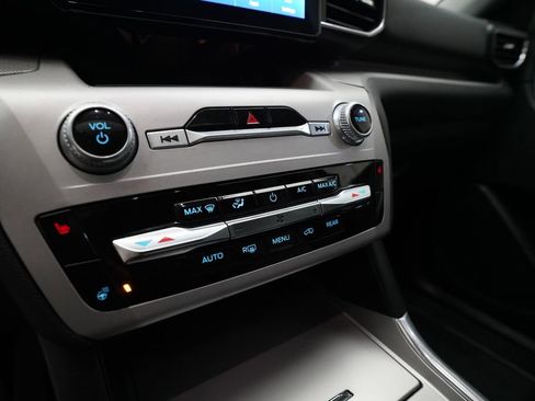 Used 2023 Ford Explorer XLT w/ Equipment Group 202A image 22