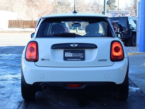 Used 2017 MINI Cooper 2-Door Hardtop image 4