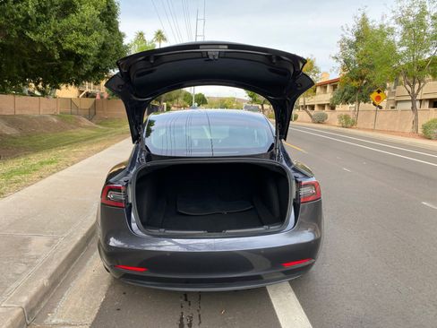Used 2018 Tesla Model 3 Long Range image 9