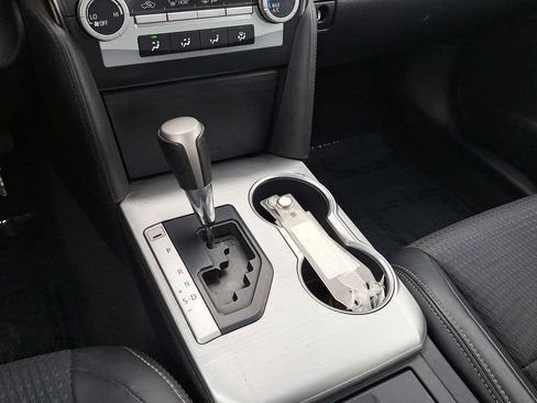 Used 2012 Toyota Camry SE FWD image 10