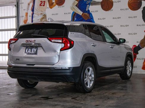 Used 2022 GMC Terrain SLE image 23