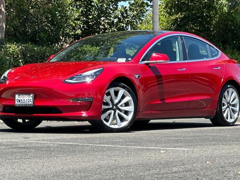 Used 2018 Tesla Model 3 Long Range RWD image 1