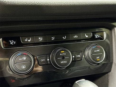 Used 2021 Volkswagen Tiguan SEL Premium R-Line image 18