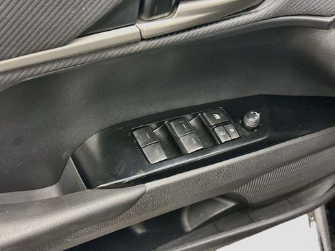 Used 2025 Toyota Camry SE FWD image 15