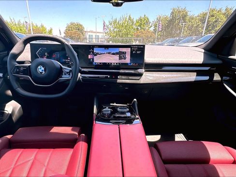 Used 2026 BMW 530i w/ Premium Package RWD image 10