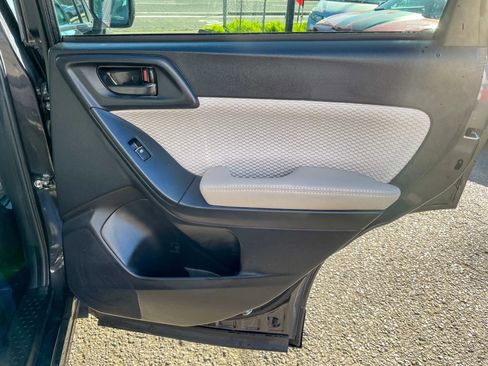 Used 2018 Subaru Forester 2.5i Premium w/ All-Weather Package image 34