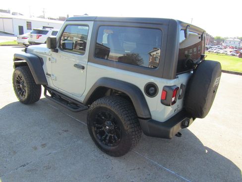 Used 2024 Jeep Wrangler Sport image 5