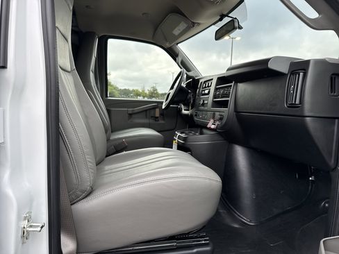 New 2025 GMC Savana 2500 w/ Driver Convenience Package image 27
