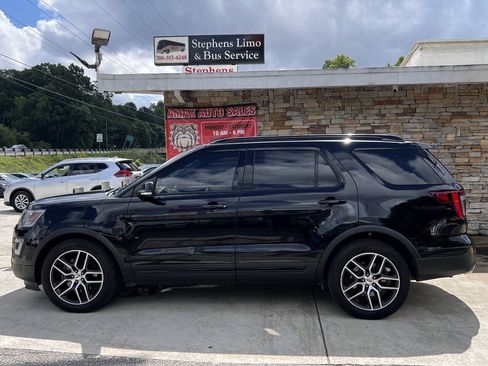 Used 2017 Ford Explorer Sport w/ Equipment Group 401A AWD/4WD image 3