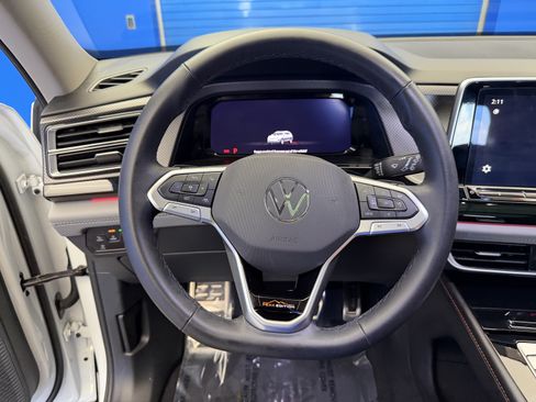 Used 2024 Volkswagen Atlas Peak Edition SEL AWD/4WD image 14