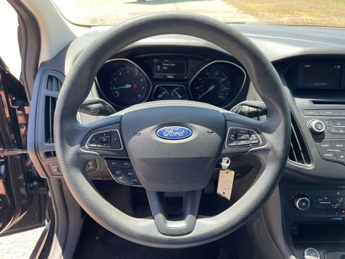 Used 2016 Ford Focus SE FWD image 15