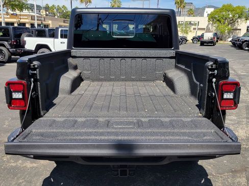 New 2026 Jeep Gladiator Willys image 19