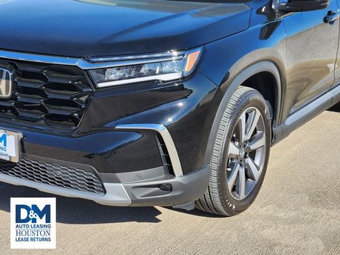 Used 2025 Honda Pilot Touring image 12