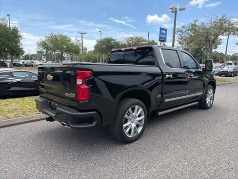 Used 2025 Chevrolet Silverado 1500 High Country w/ High Country Premium Package AWD/4WD image 6