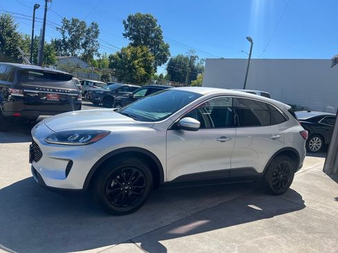 Used 2020 Ford Escape SE AWD/4WD image 4