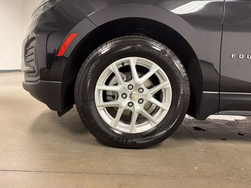 Used 2023 Chevrolet Equinox LS FWD image 12