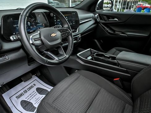 Used 2025 Chevrolet Equinox LT w/ Safety and Technology Package AWD/4WD image 14