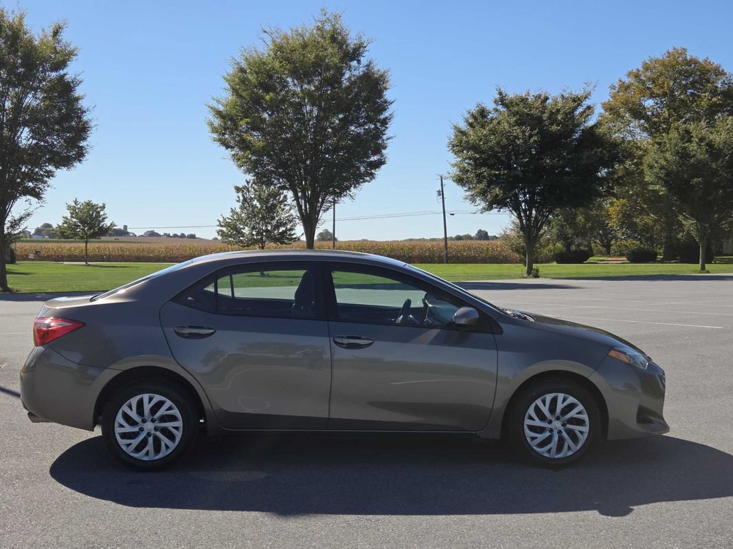 Used 2019 Toyota Corolla LE FWD image 9