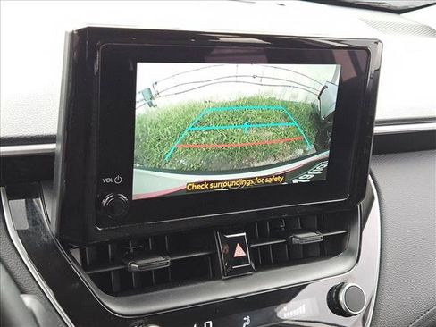 Used 2025 Toyota Corolla Cross LE FWD image 13