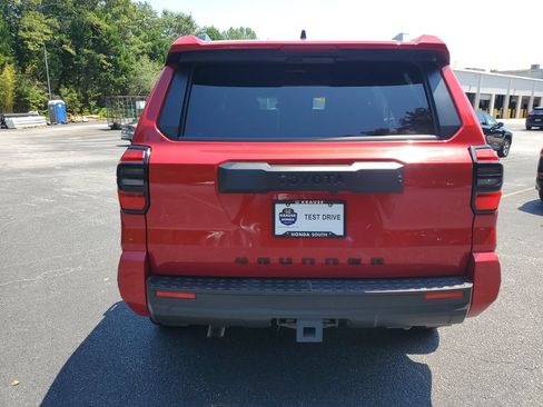 Used 2025 Toyota 4Runner SR5 AWD/4WD image 6