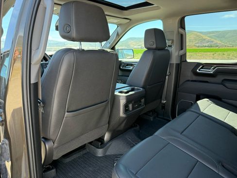 Used 2023 Chevrolet Silverado 1500 LT Trail Boss w/ Convenience Package II AWD/4WD image 33