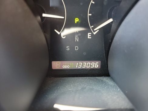 Used 2010 Toyota Highlander Limited FWD image 17