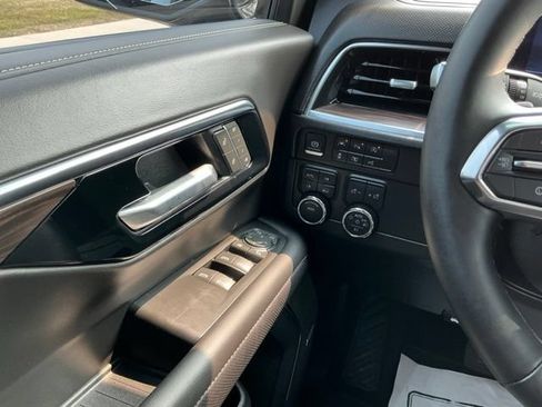 Used 2025 Chevrolet Tahoe Premier AWD/4WD image 25