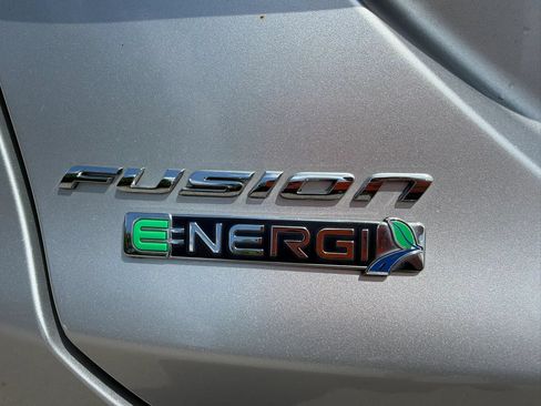 Used 2017 Ford Fusion Energi SE FWD image 10