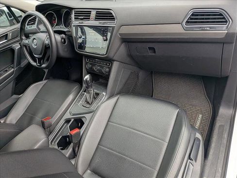 Used 2020 Volkswagen Tiguan SE image 22