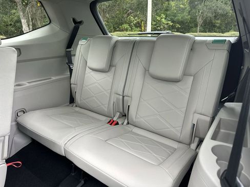 New 2026 Volkswagen Atlas SE image 24