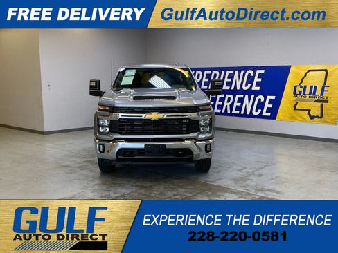 Used 2025 Chevrolet Silverado 2500 LT w/ Convenience Package AWD/4WD image 3