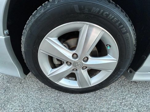 Used 2011 Toyota Camry SE w/ SE Extra-Value Pkg #1 image 19