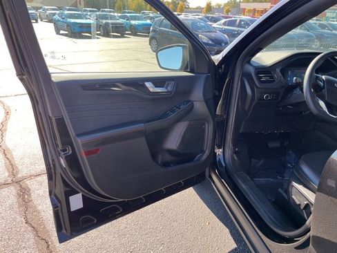 Used 2025 Ford Escape ST-Line image 4