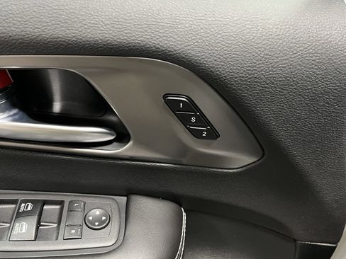 New 2026 Chrysler Pacifica Select AWD/4WD image 18