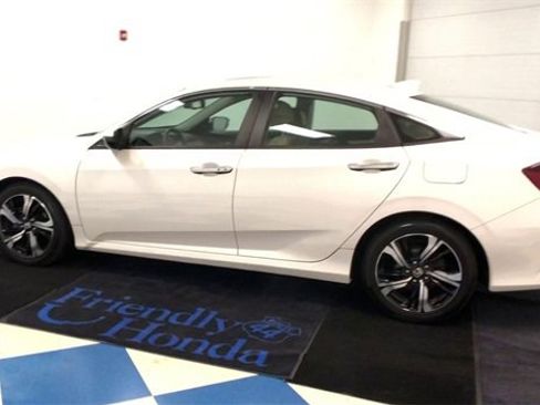 Used 2017 Honda Civic Touring image 6