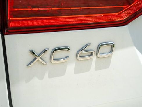 Used 2024 Volvo XC60 B5 Plus w/ Protection Package Premier AWD/4WD image 10