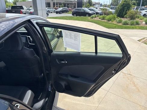 Used 2022 Toyota Prius Prime XLE FWD image 30