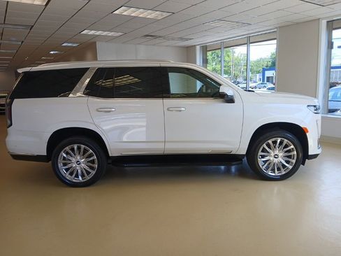 Used 2023 Cadillac Escalade Premium Luxury AWD/4WD image 8