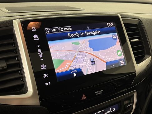 Used 2018 Honda Pilot Touring image 19