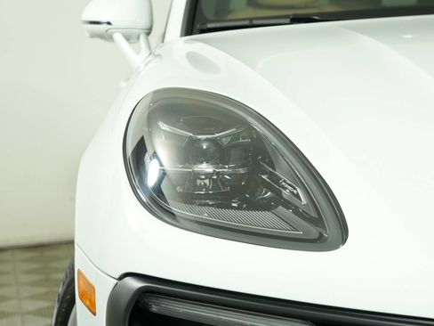 Certified 2025 Porsche Macan w/ Premium Package Plus AWD/4WD image 11