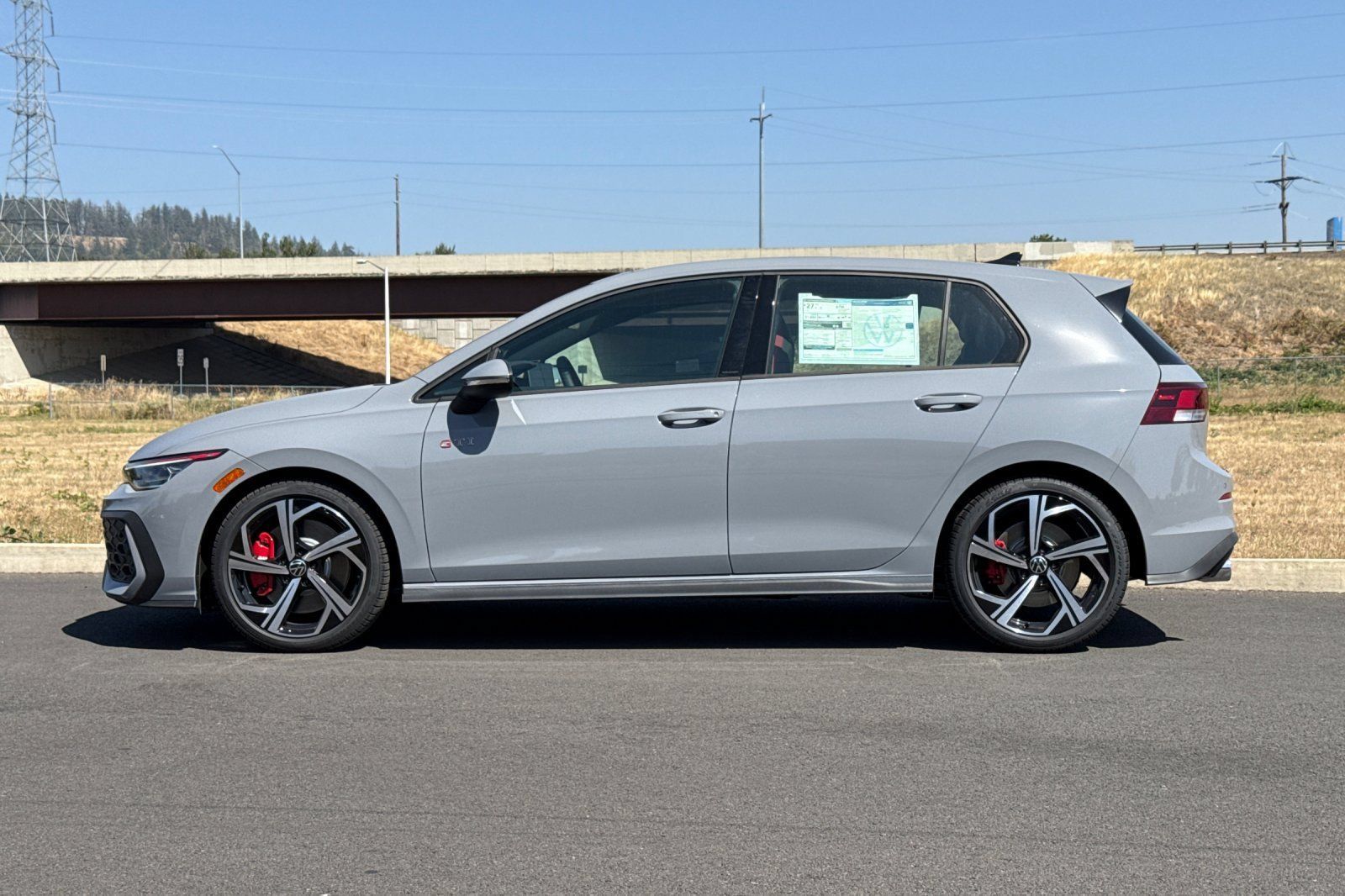 New 2026 Volkswagen GTI SE FWD image 6
