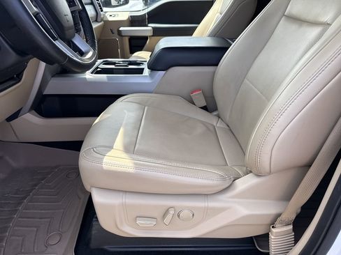 Used 2019 Ford F250 Lariat w/ Lariat Ultimate Package AWD/4WD image 9