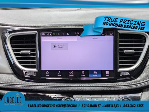 Used 2025 Chrysler Pacifica Select AWD/4WD image 17