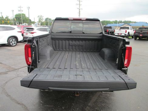 Used 2022 GMC Sierra 1500 SLT w/ SLT Premium Plus Package AWD/4WD image 8