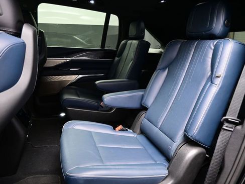Used 2025 Cadillac Escalade IQ Luxury 2 w/ LPO, Premium Carpet Package AWD/4WD image 11