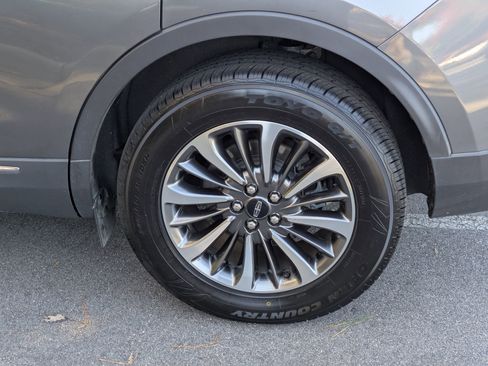 Used 2021 Lincoln Nautilus Reserve image 8