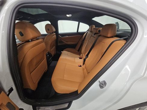 Used 2023 BMW 530i xDrive w/ Premium Package image 13