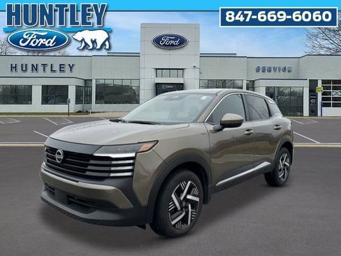 Used 2025 Nissan Kicks SV image 1