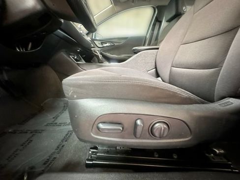 Used 2022 Chevrolet Malibu LT FWD image 15